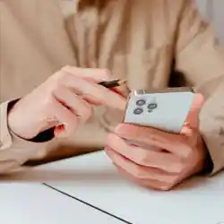 besril varer ved t sende en sms eller-e-mail